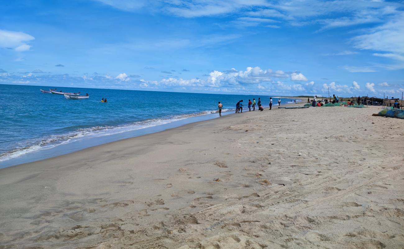 Фото Dhanushkodi Beach с светлый песок поверхностью