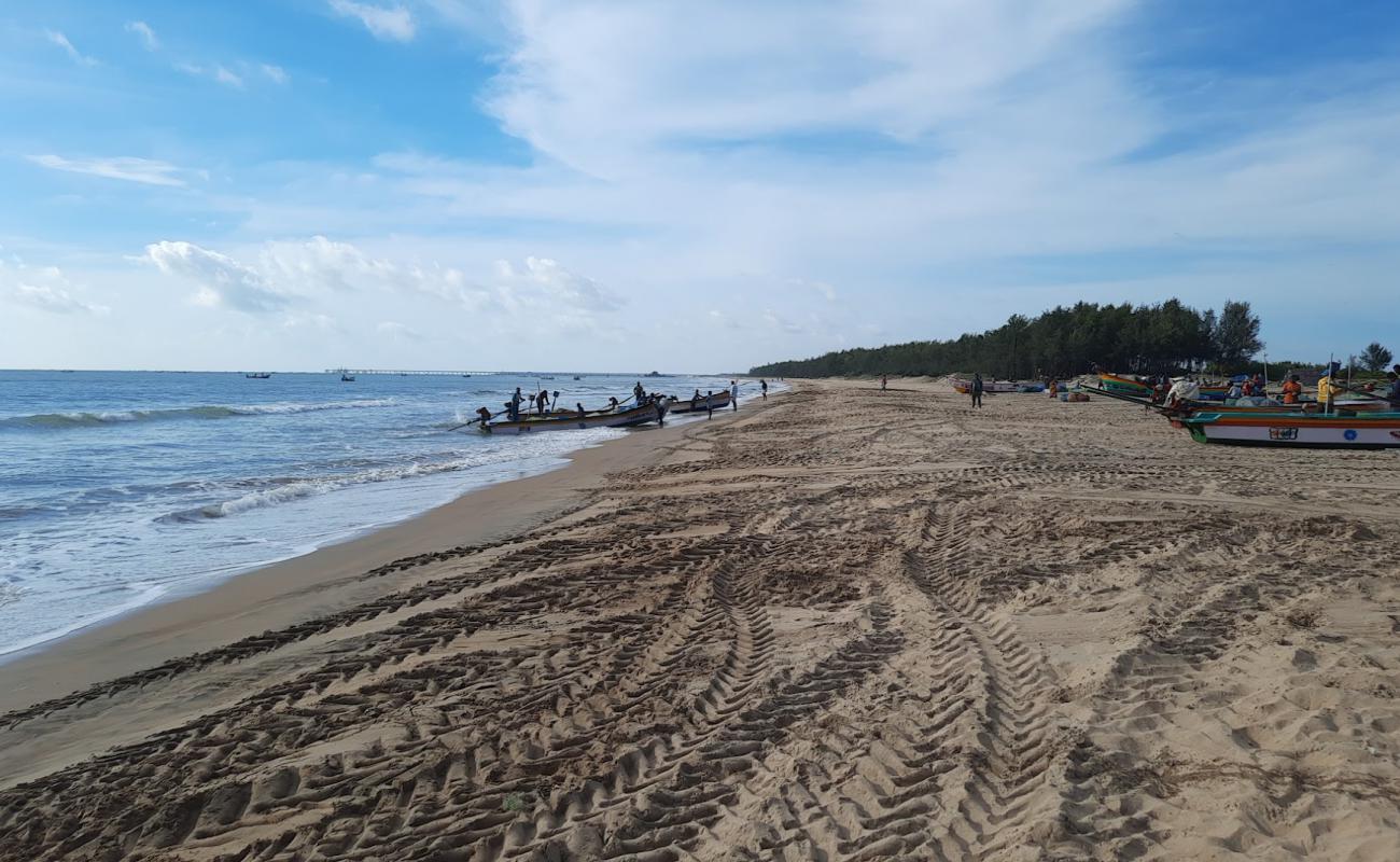 Фото Pattinacherry Beach с светлый песок поверхностью