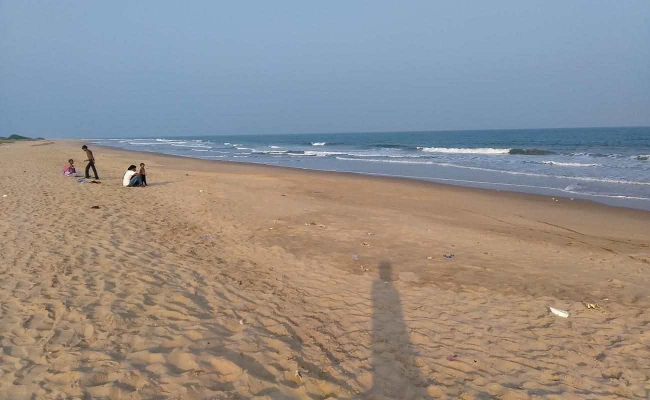 Фото Karedu Beach с светлый песок поверхностью