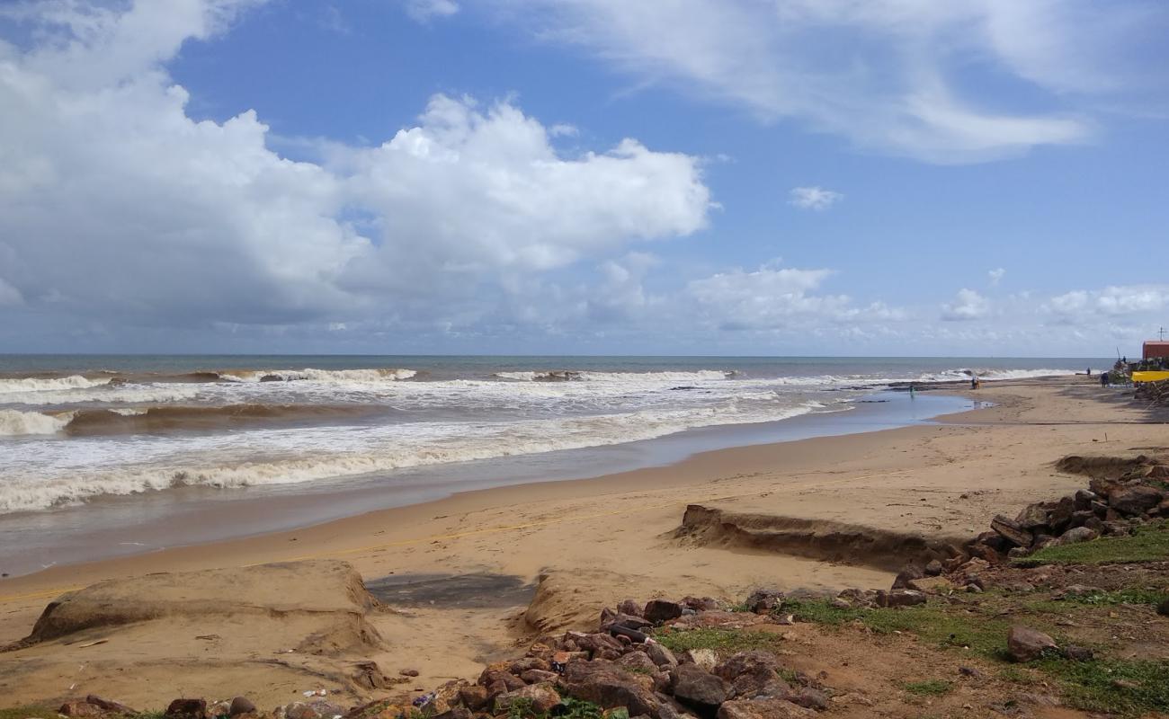 Фото Bheemili Beach с светлый песок поверхностью