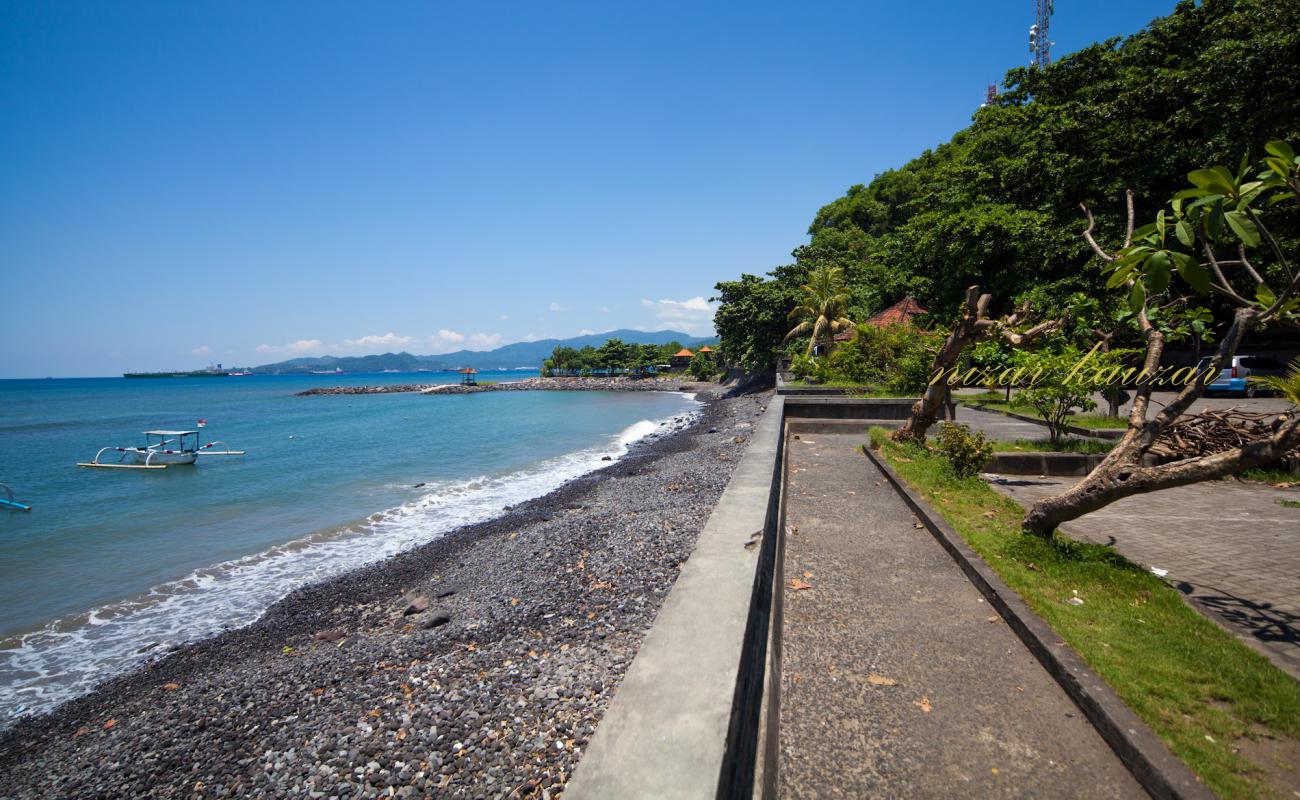 Фото Candidasa Beach с песок с галькой поверхностью