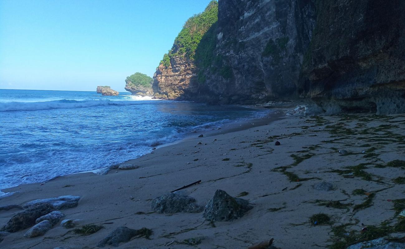 Фото Samsara beach с песок с камнями поверхностью