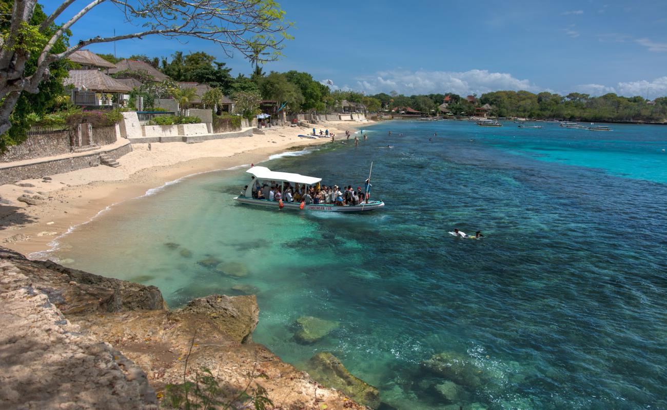 Фото Tamarind Beach с светлый песок поверхностью