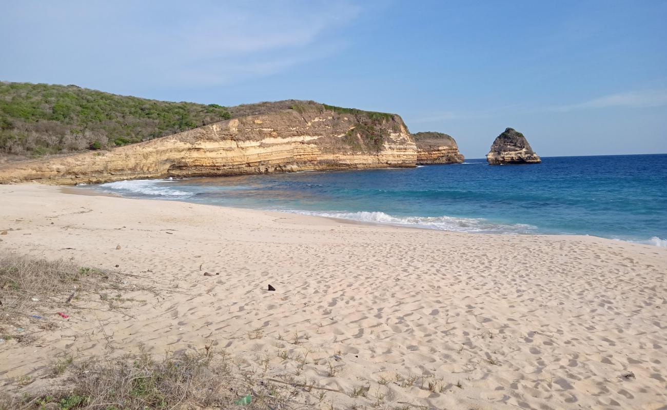 Фото Bilasayak Beach с светлый песок поверхностью