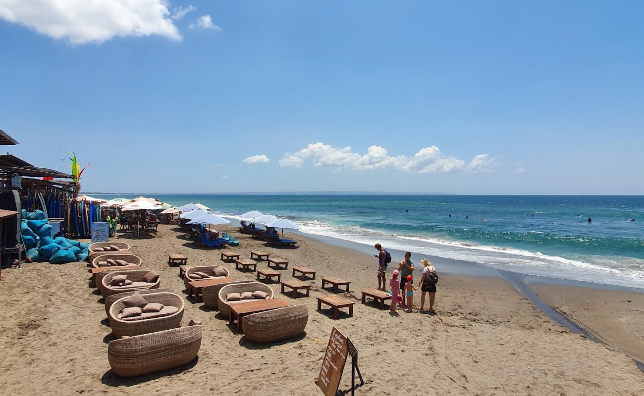 Фото Canggu Beach с светлый песок поверхностью