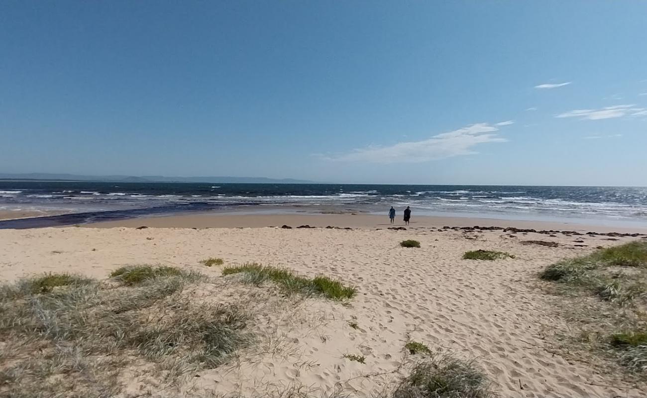 Фото Currarong Beach с светлый песок поверхностью