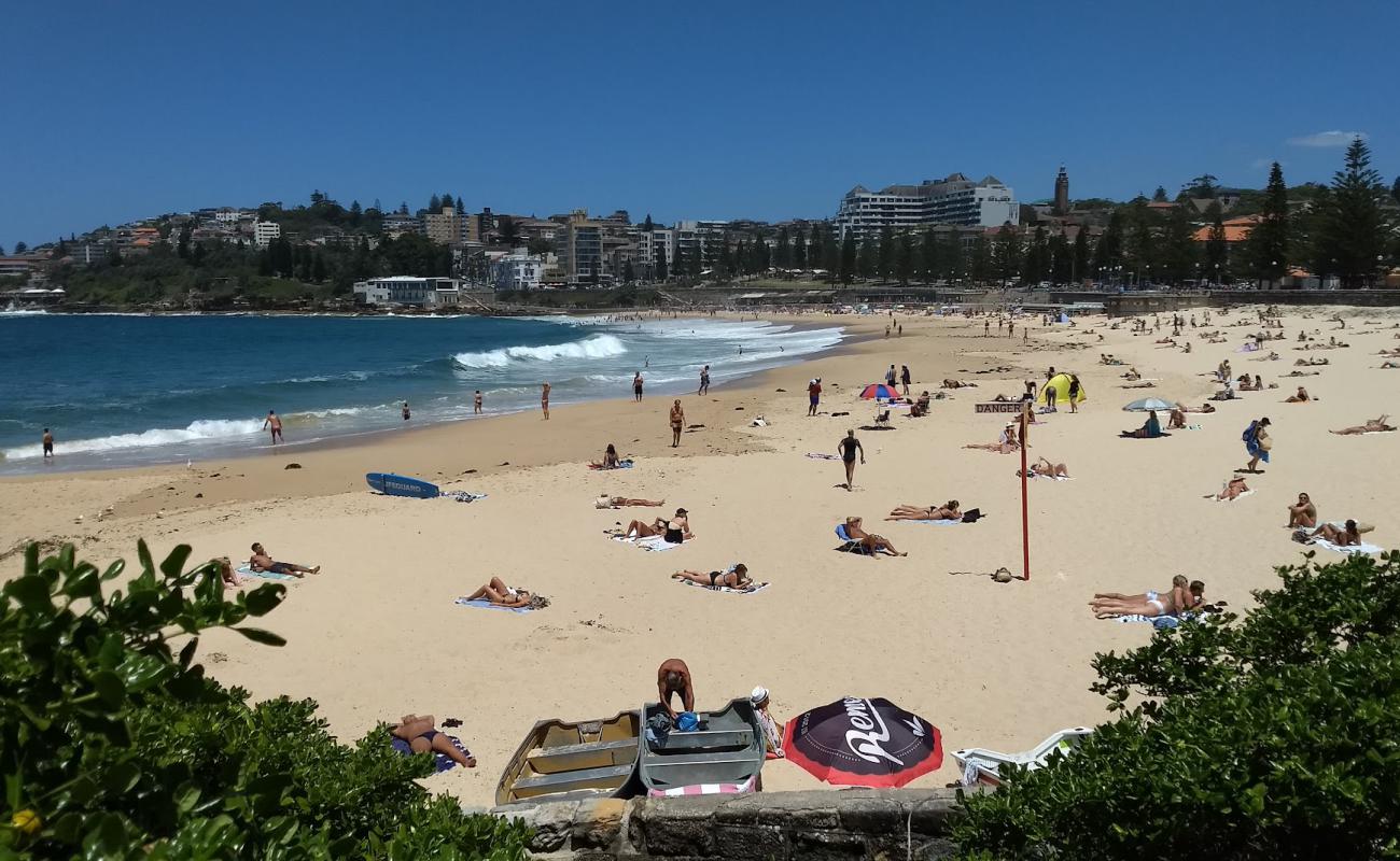 Фото Coogee Beach с светлый песок поверхностью