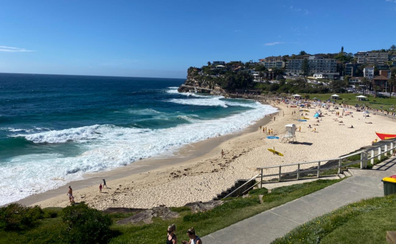 Фото Bronte Beach с светлый песок поверхностью