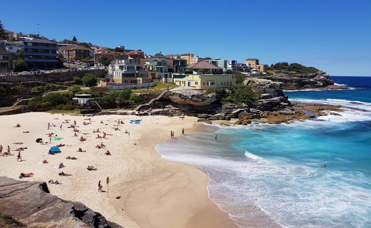 Фото Tamarama Beach с золотистый песок поверхностью