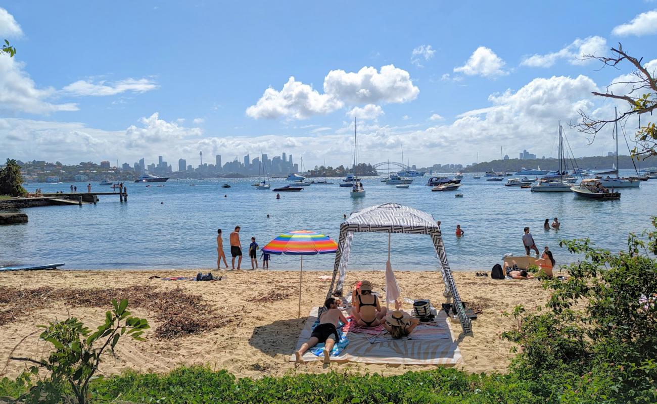 Фото Hermit Beach с светлый песок поверхностью