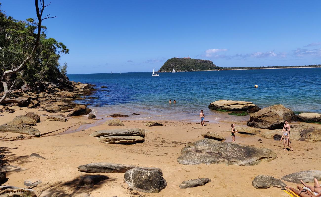 Фото West Head Beach с светлый песок поверхностью