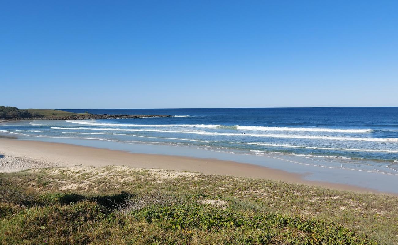 Фото Pippi Beach с золотистый песок поверхностью