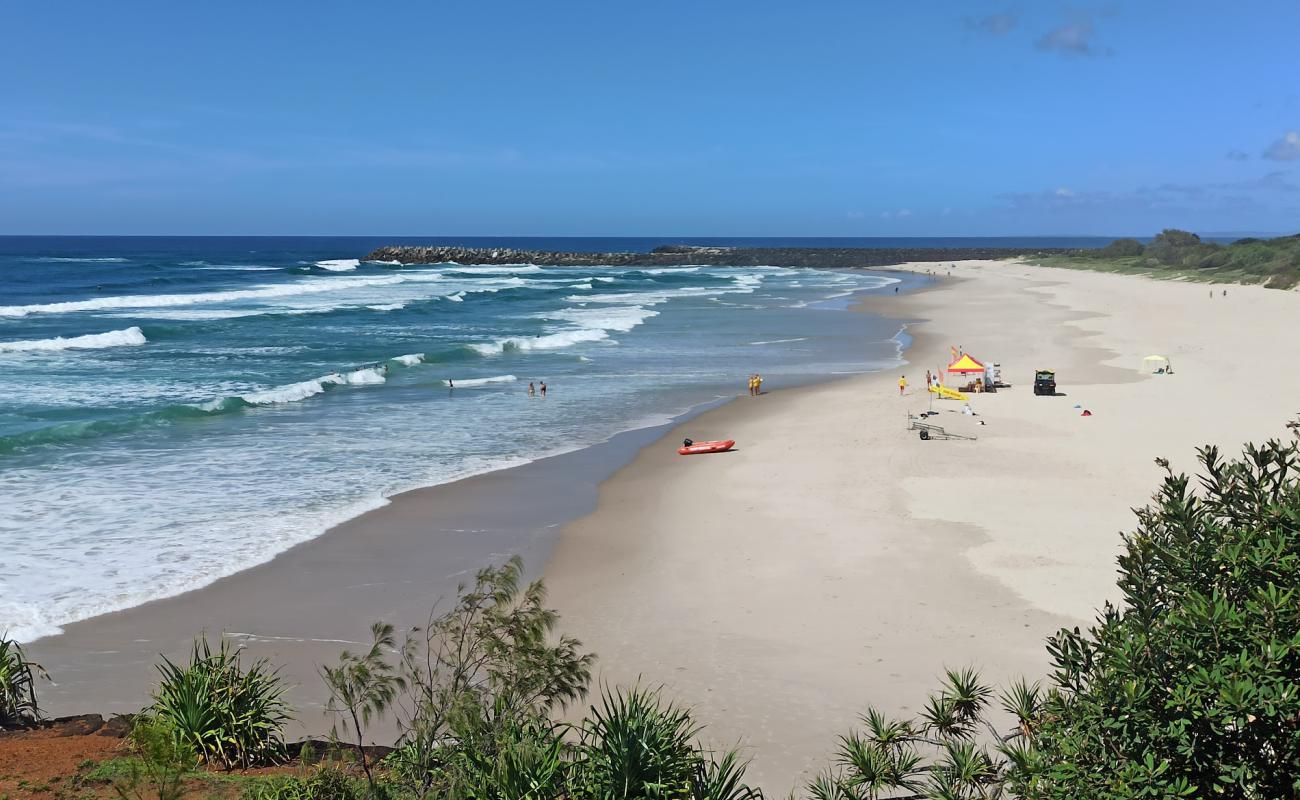 Фото Ballina Beach с светлый песок поверхностью