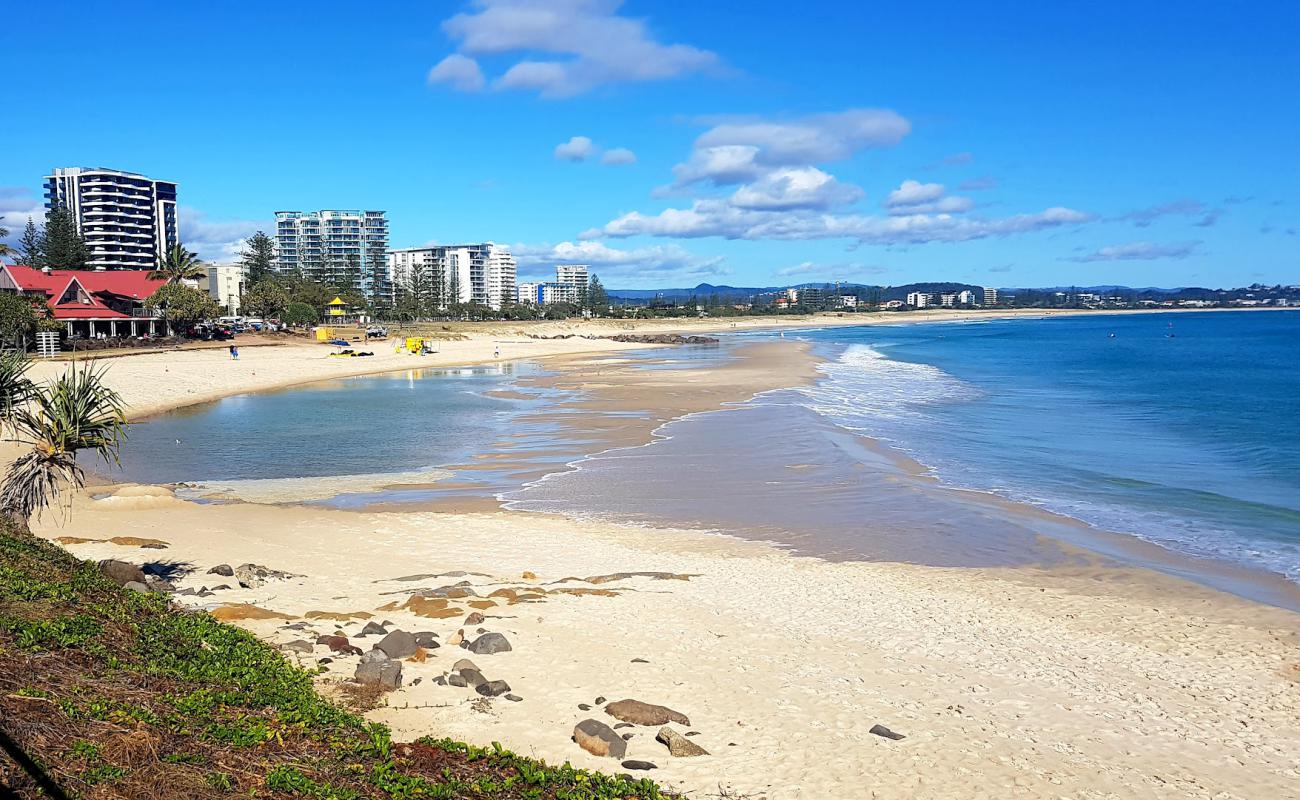 Фото Kirra Beach с золотистый песок поверхностью