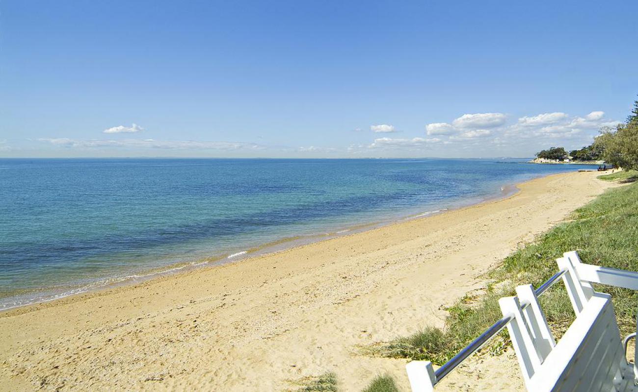 Фото Margate Beach с светлый песок поверхностью