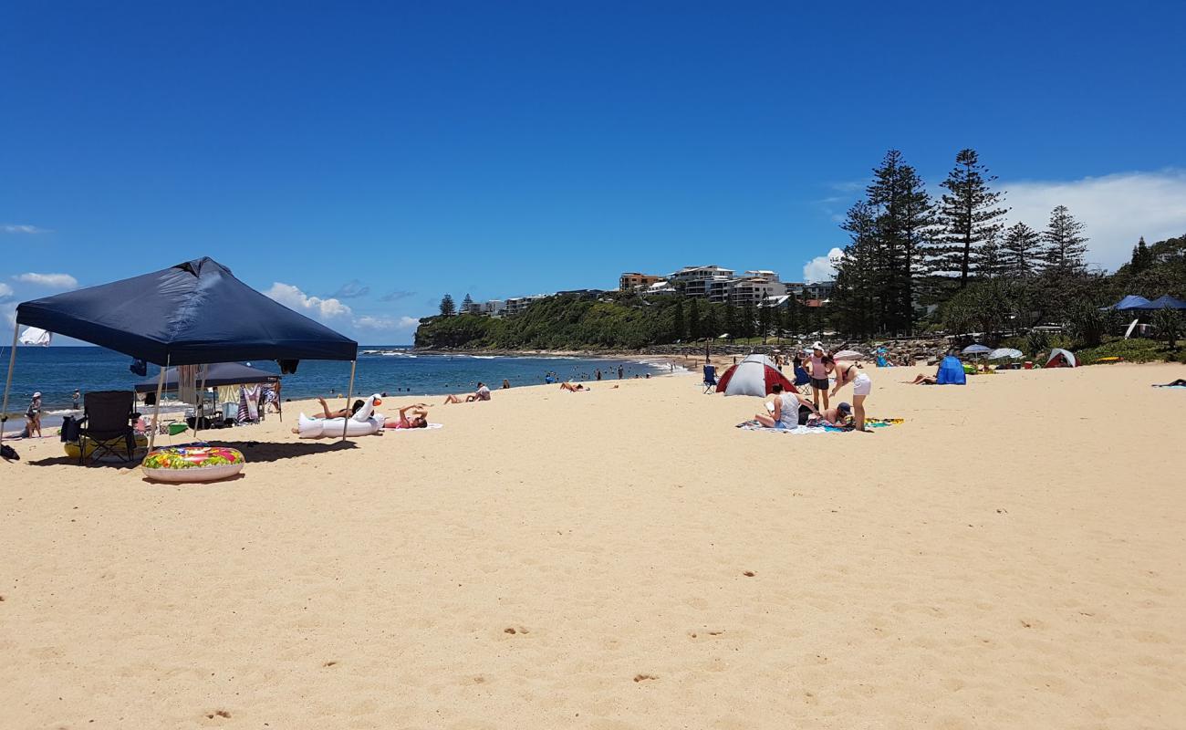 Фото Moffat Beach с светлый песок поверхностью