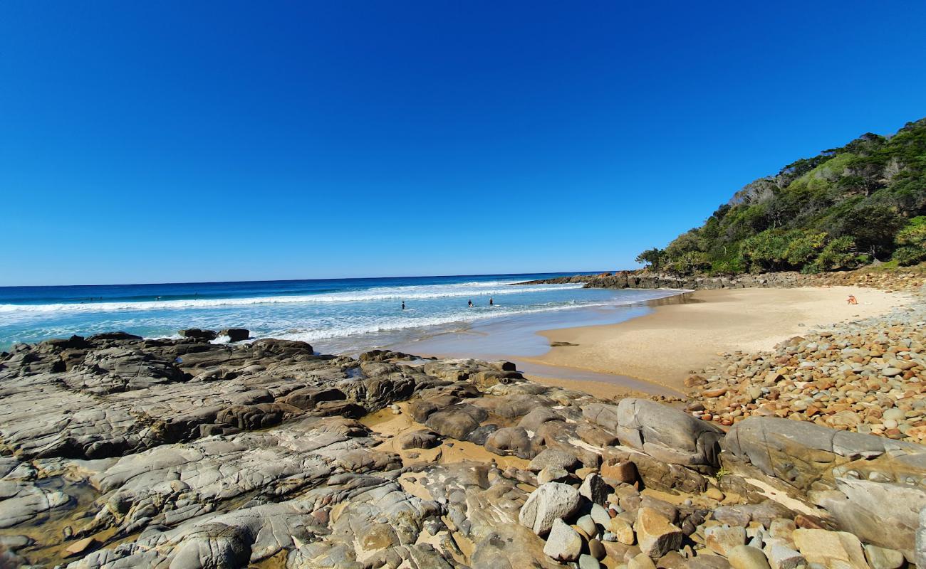 Фото First Bay Coolum Beach с светлый песок поверхностью