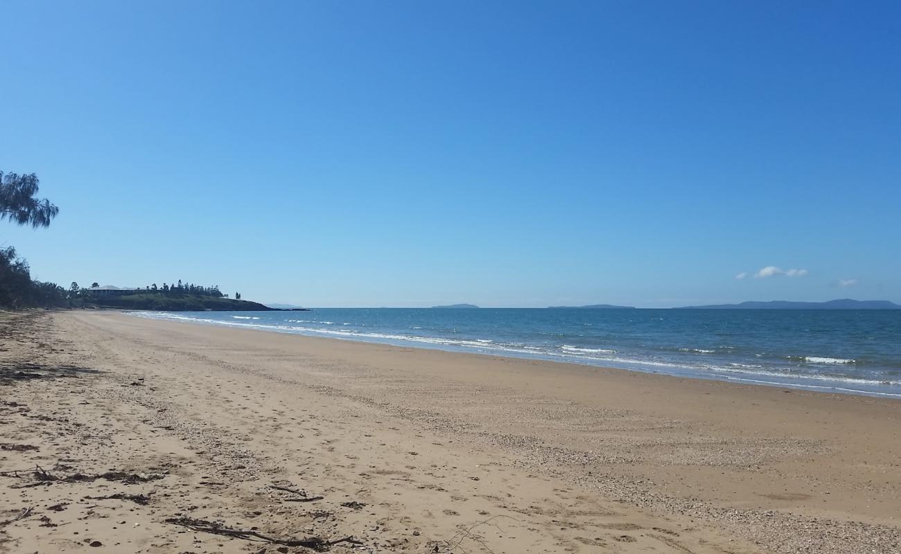 Фото Fishermans middle Beach с светлый песок поверхностью