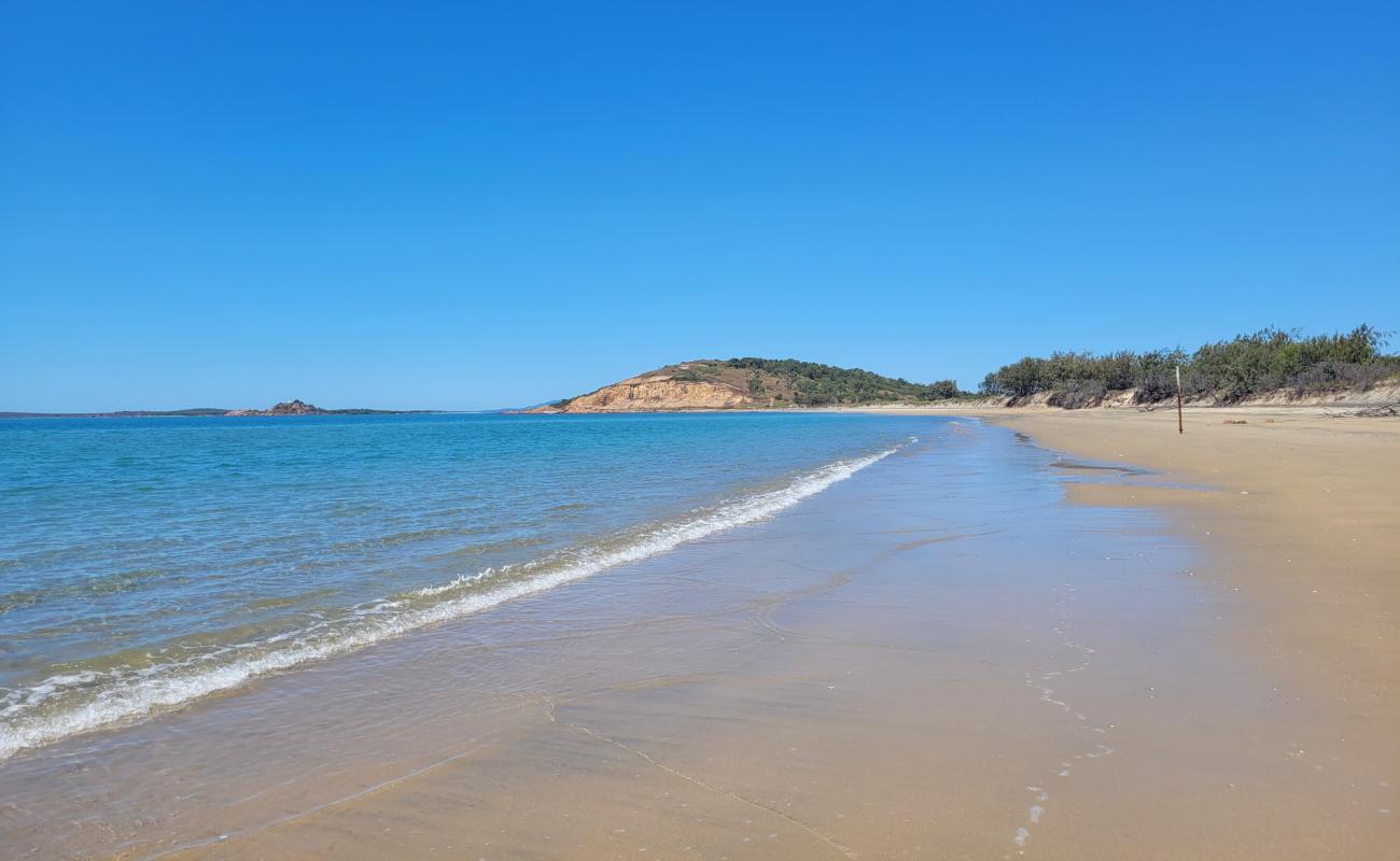 Фото Kings Beach с светлый песок поверхностью