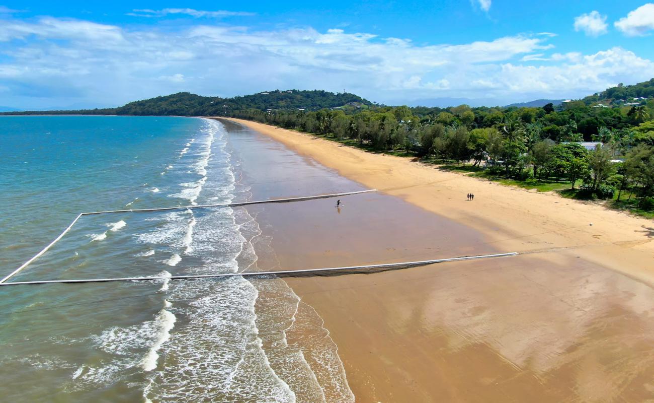 Фото Mission Beach с светлый песок поверхностью