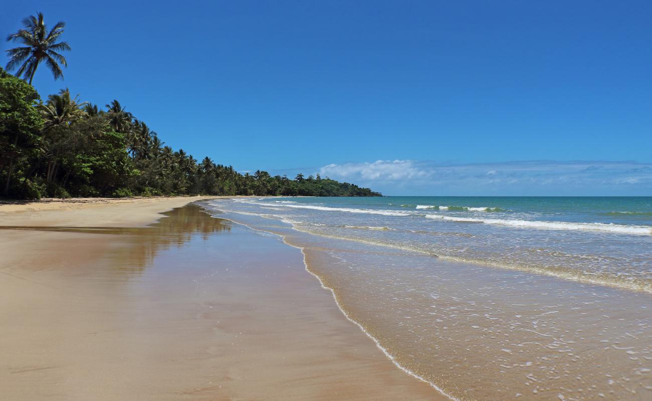 Фото Mission Beach Beach с светлый песок поверхностью