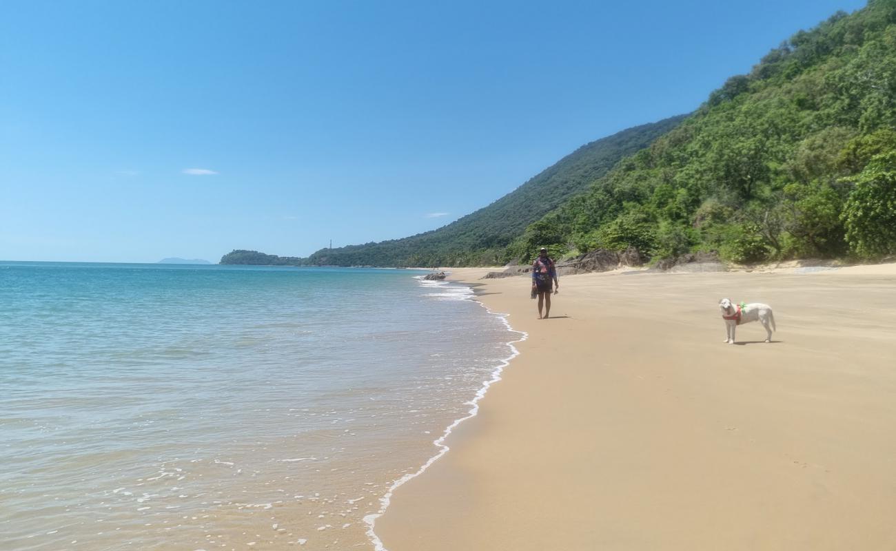 Фото Ellis Beach с светлый песок поверхностью