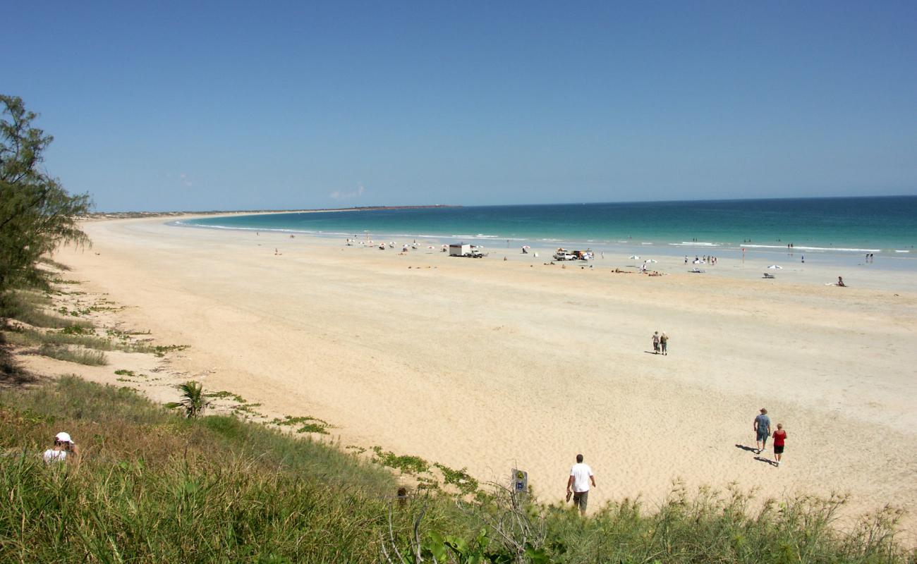 Фото Cable Beach с светлый песок поверхностью