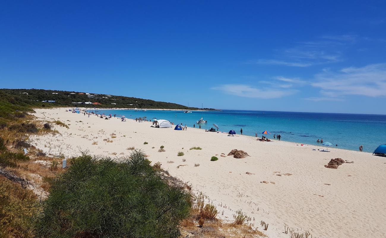 Фото Eagle Bay Beach с золотистый песок поверхностью