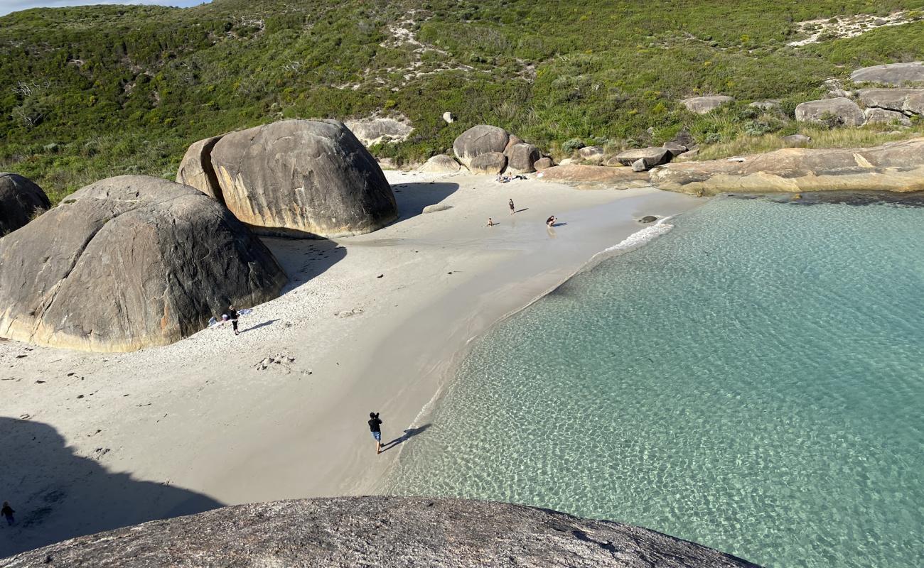 Фото Elephant Rocks Beach с белый песок поверхностью