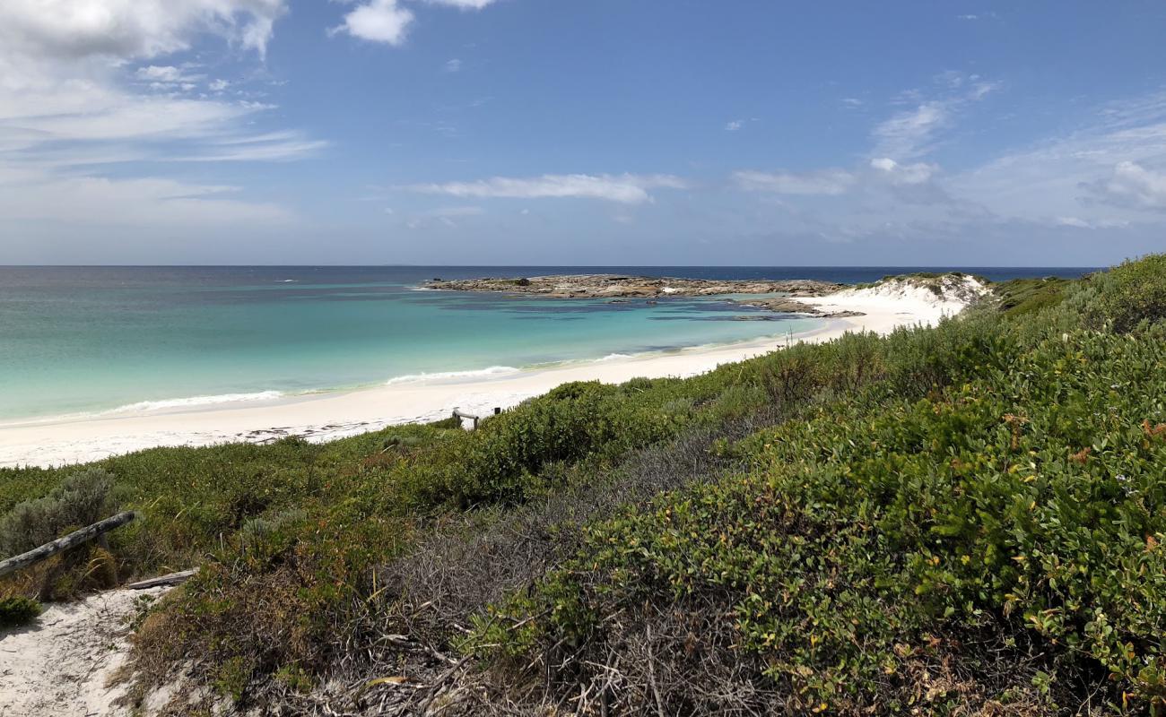 Фото Jorndee creek Beach с белый чистый песок поверхностью