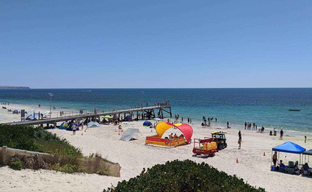 Фото Normanville Beach с светлый песок поверхностью