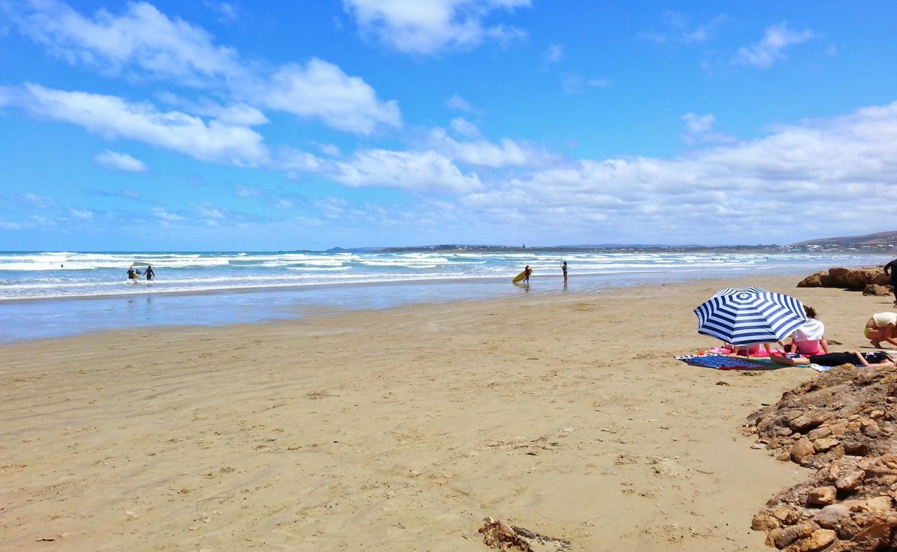 Фото Middleton Beach с светлый песок поверхностью