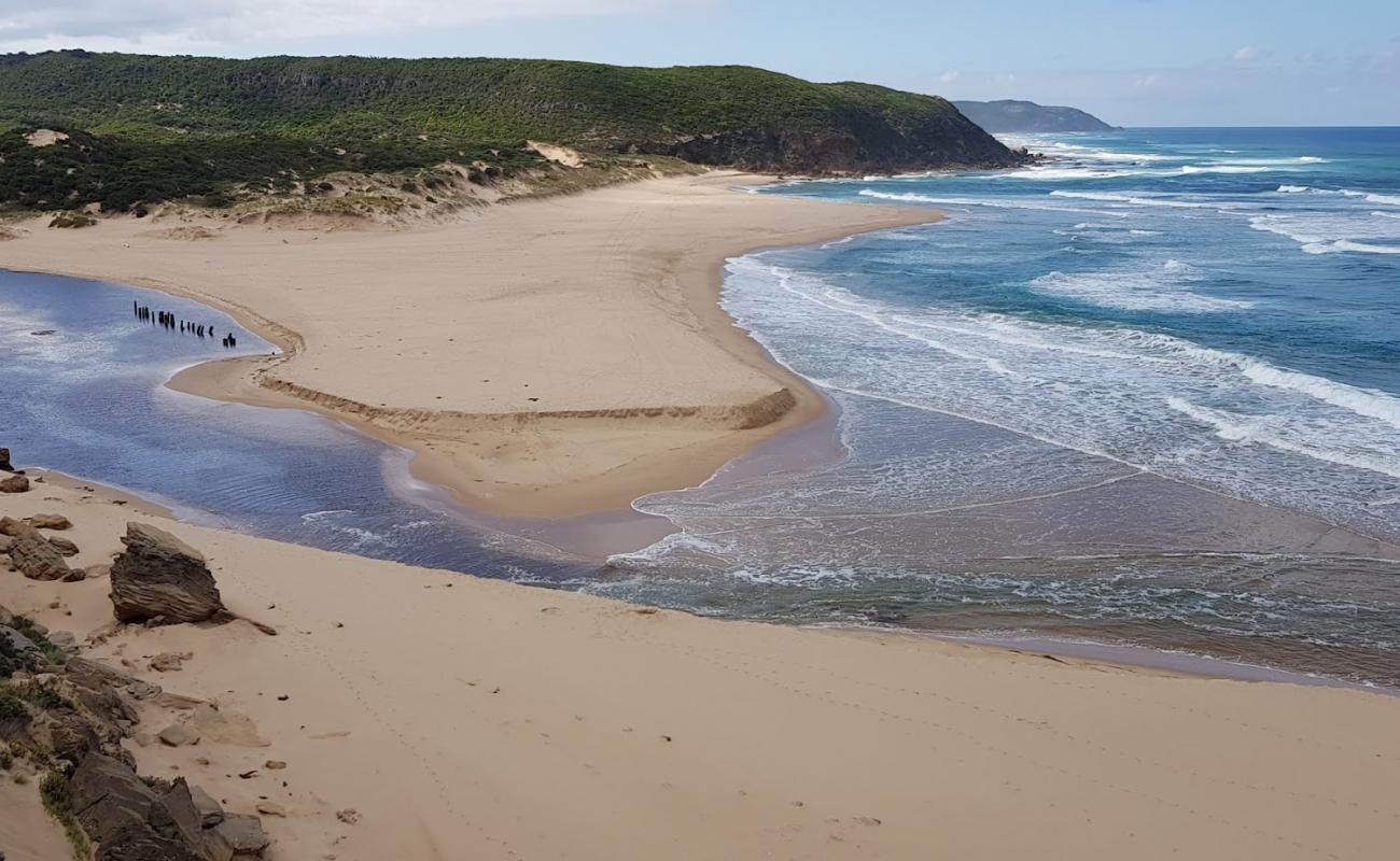 Фото Aire River Beach с светлый песок поверхностью