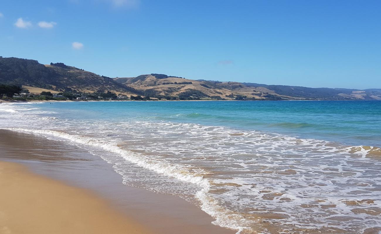 Фото Apollo Bay с светлый песок поверхностью