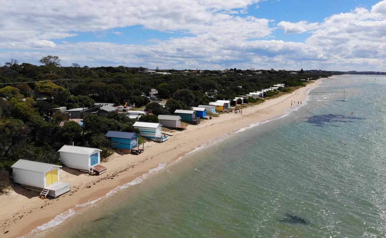 Фото Tyrone Beach с светлый песок поверхностью