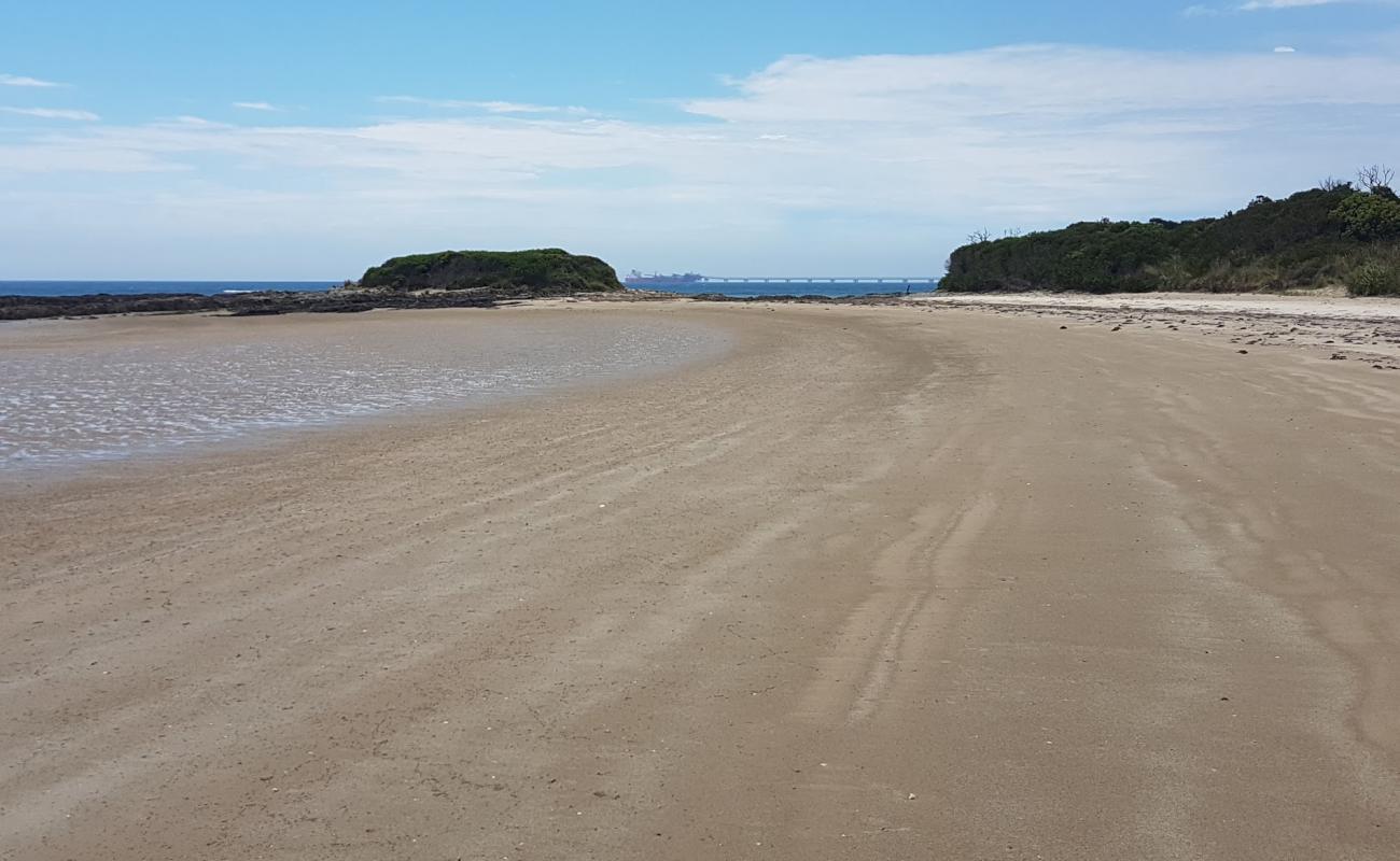 Фото Peggs Beach с светлый песок поверхностью