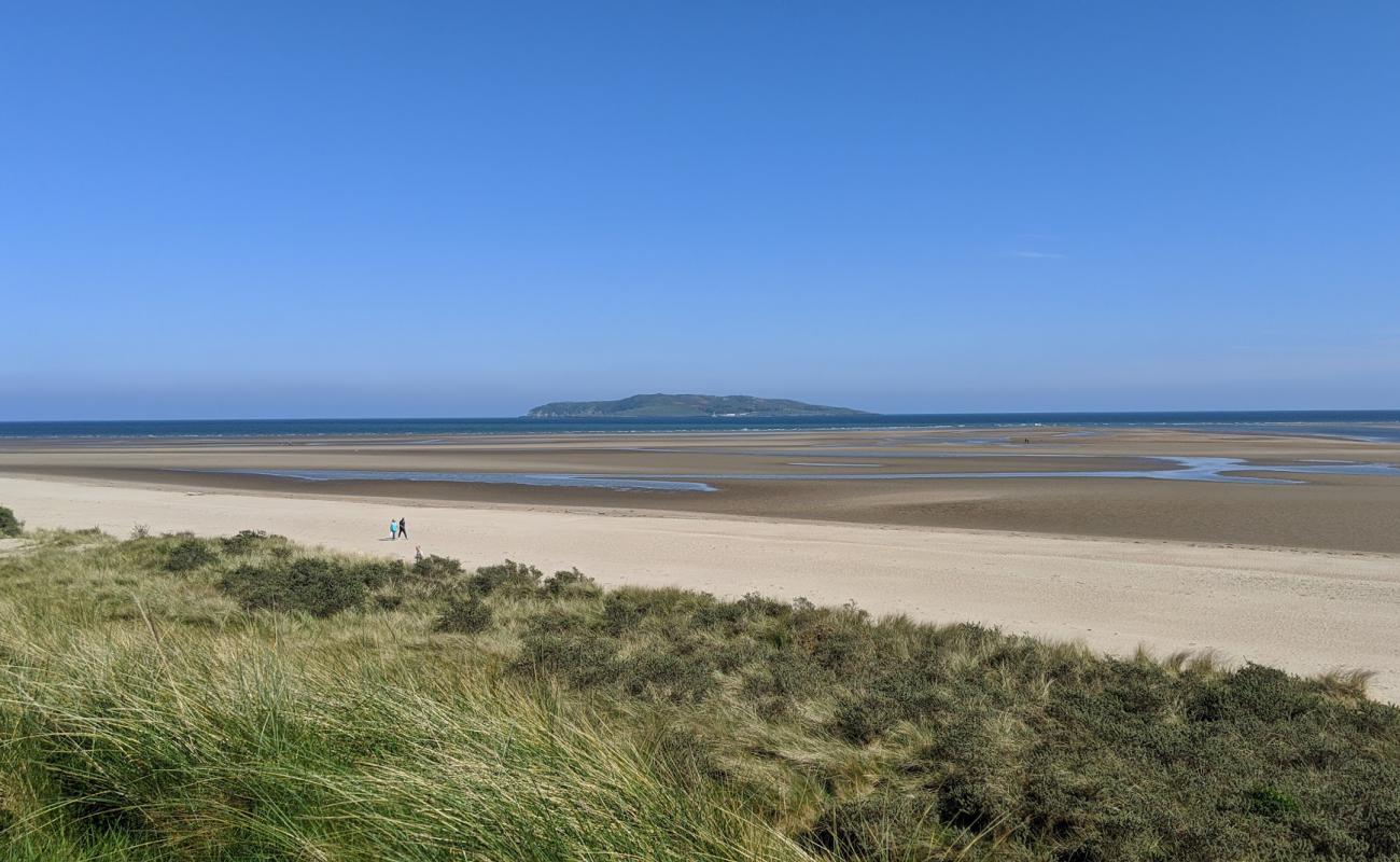 Фото Fingal Bay Beach с светлый песок поверхностью