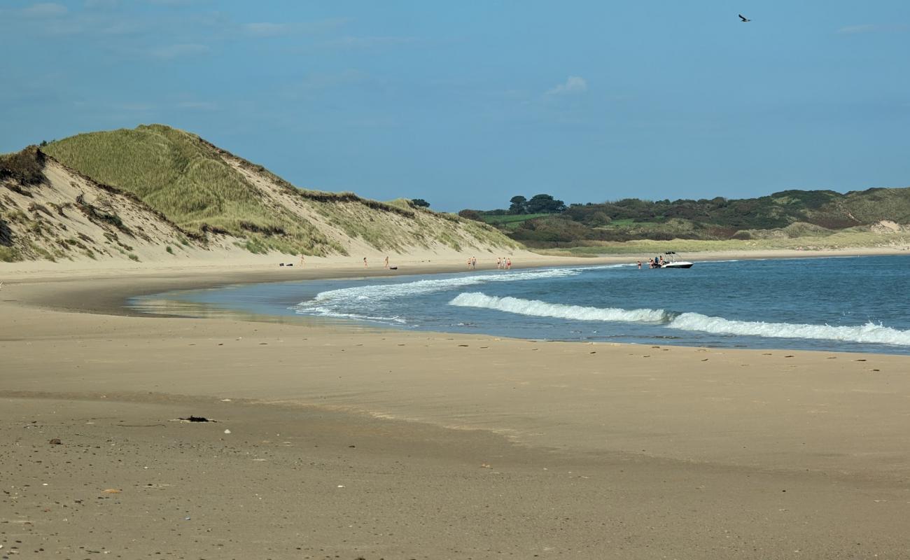 Фото Magherabeg Beach с светлый песок поверхностью