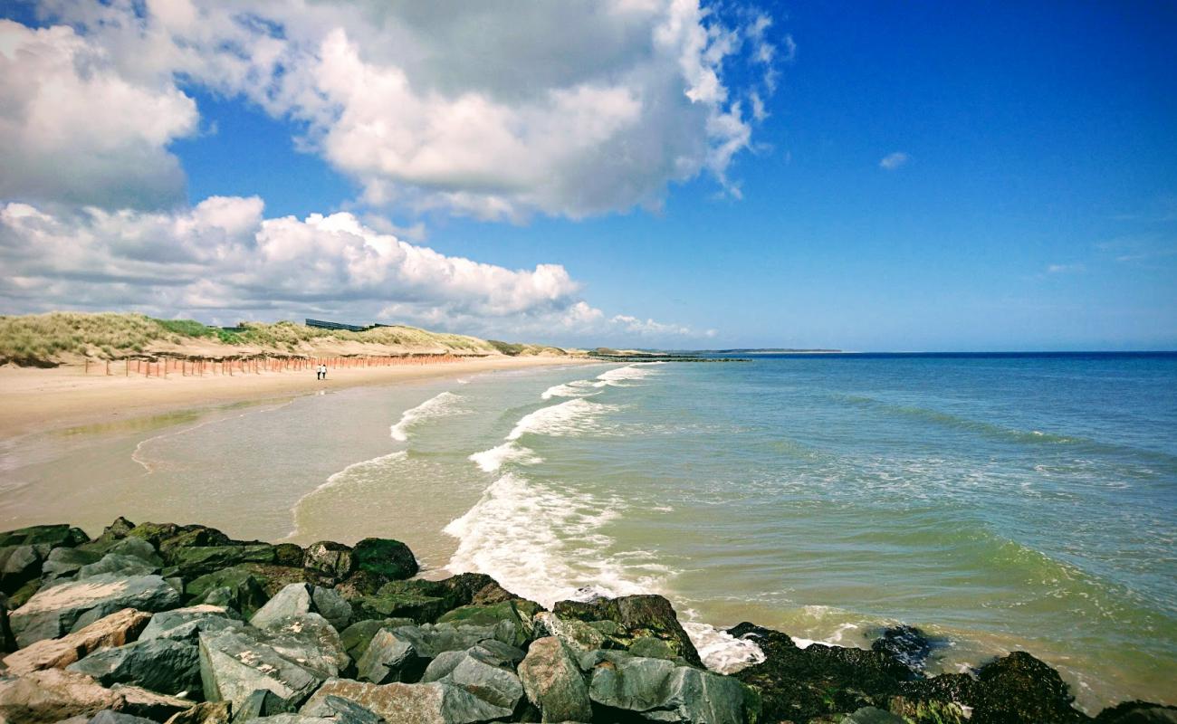 Фото Rosslare Beach с светлый песок поверхностью