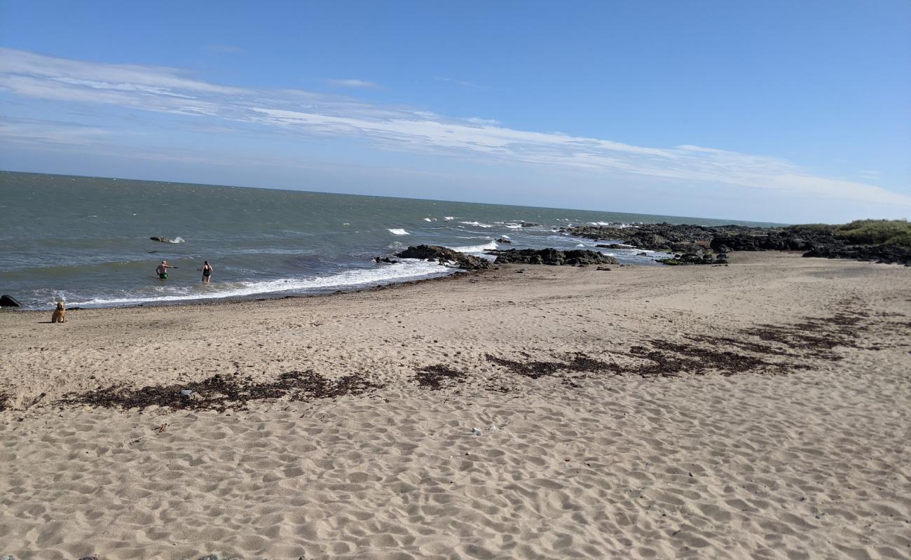 Фото St.Helens Bay Beach с песок с галькой поверхностью