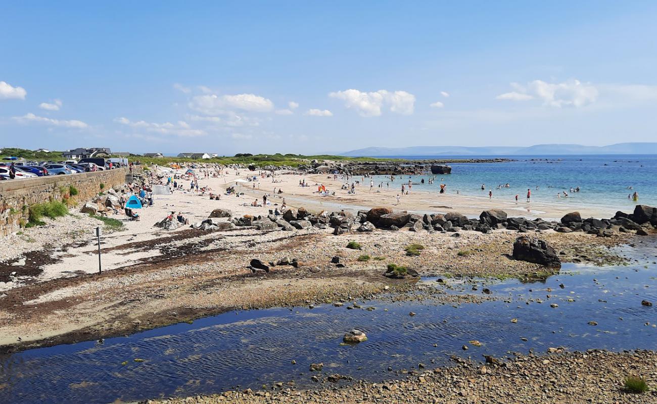 Фото Na Forbacha Beach с светлый песок поверхностью