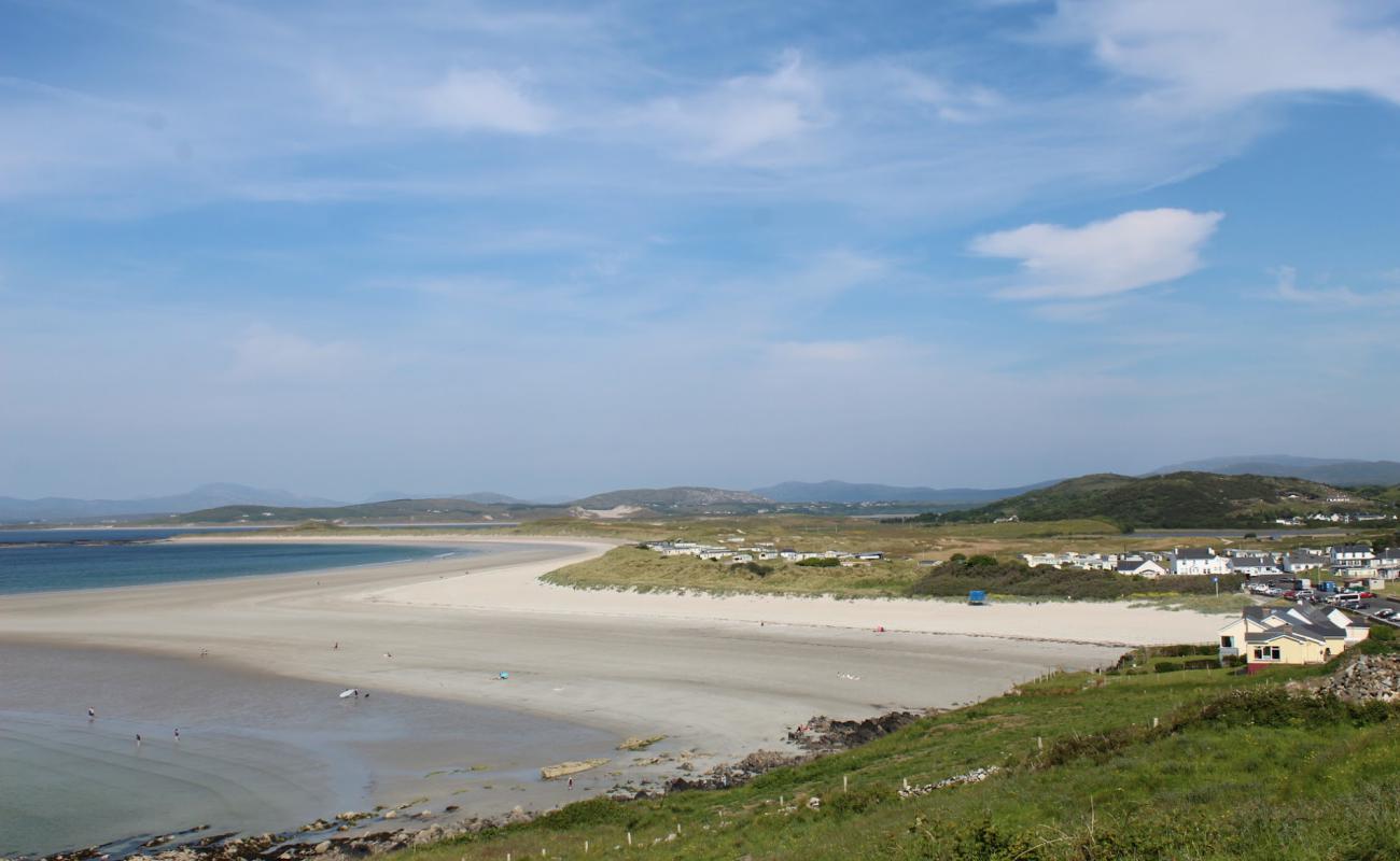 Фото Narin-Portnoo Beach с светлый песок поверхностью