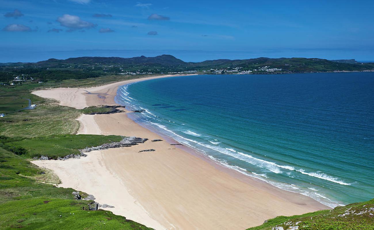 Фото Ballymastocker Beach с светлый песок поверхностью