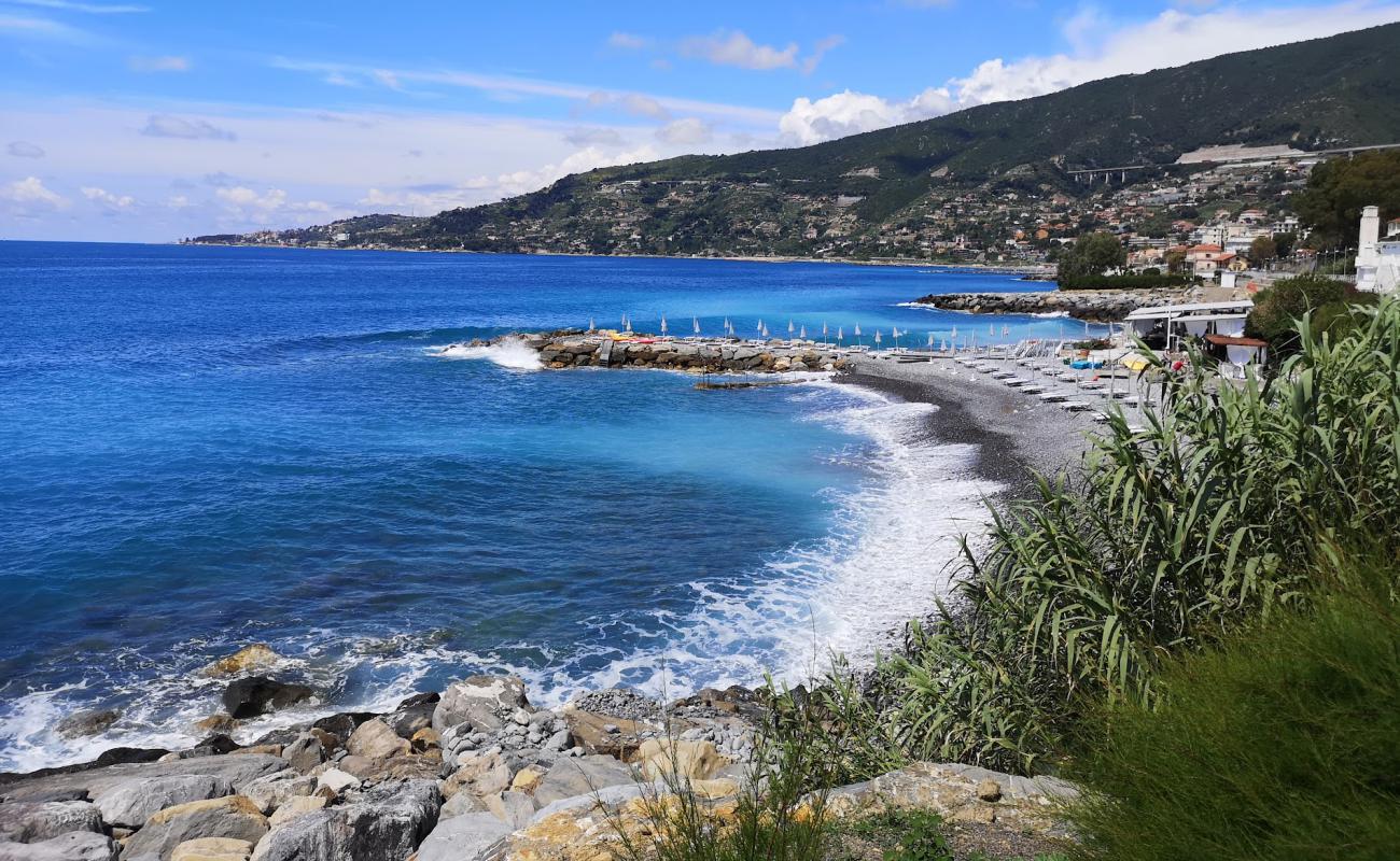 Фото Bagni Byblos с серая галька поверхностью