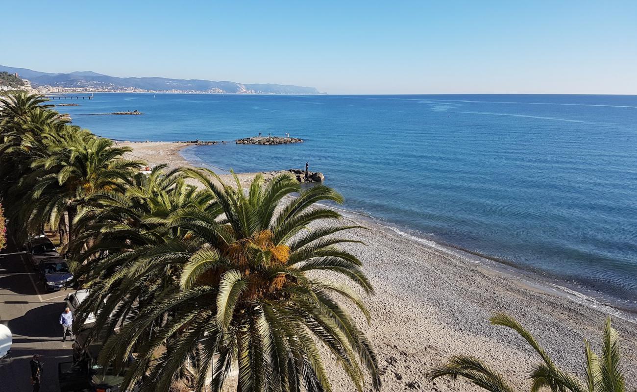 Фото San Sebastiano beach с песок с галькой поверхностью