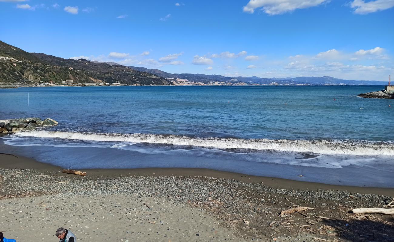 Фото Arenzano beach II с песок с галькой поверхностью