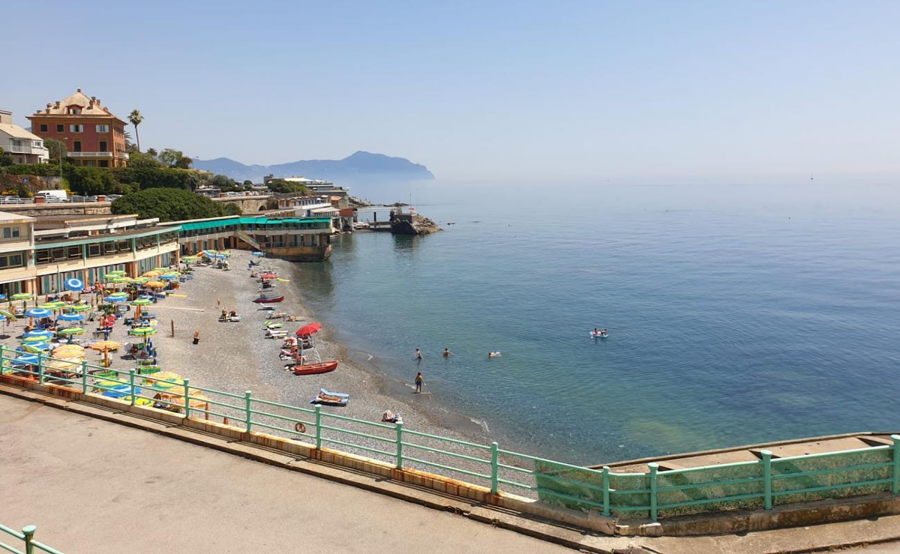 Фото Spiaggia San Rocco II с серая чистая галька поверхностью