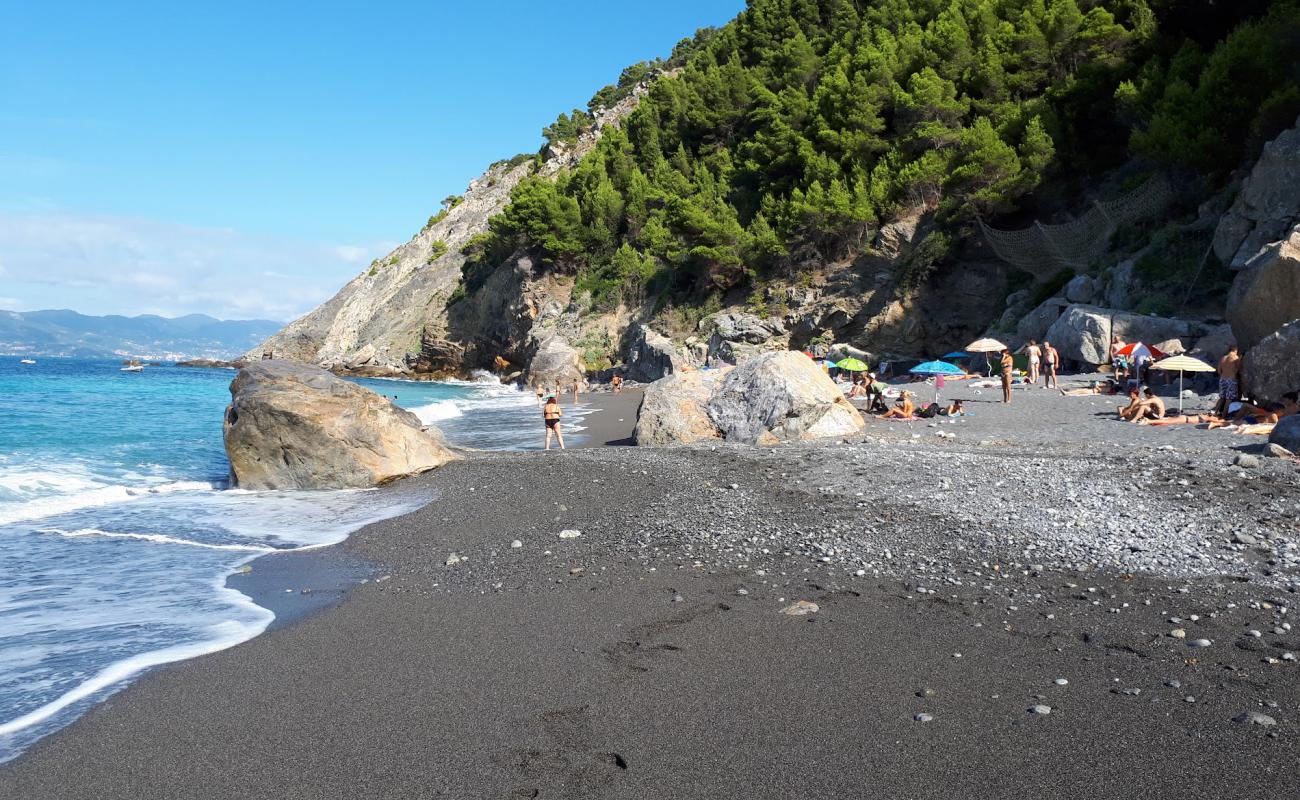 Фото Puntacorvo beach с песок с галькой поверхностью