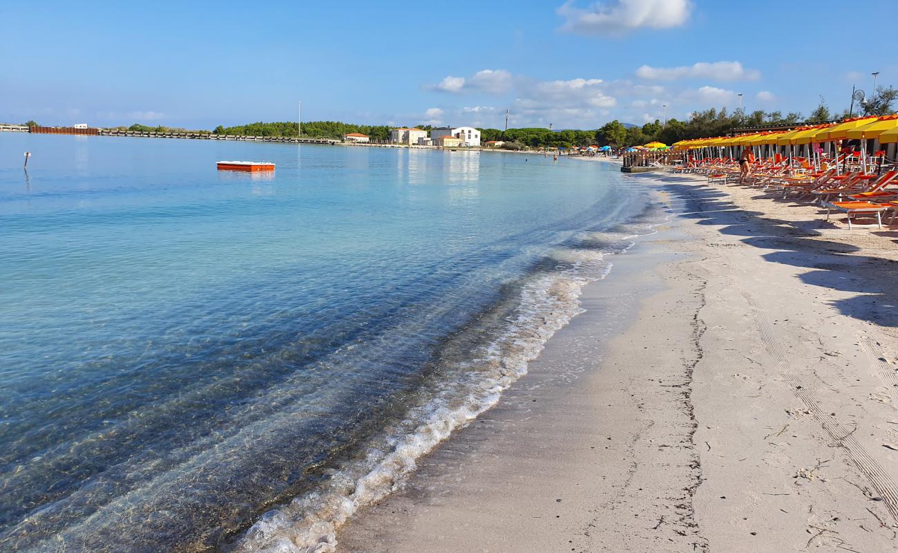 Фото Spiaggia Di Domani с темный песок поверхностью