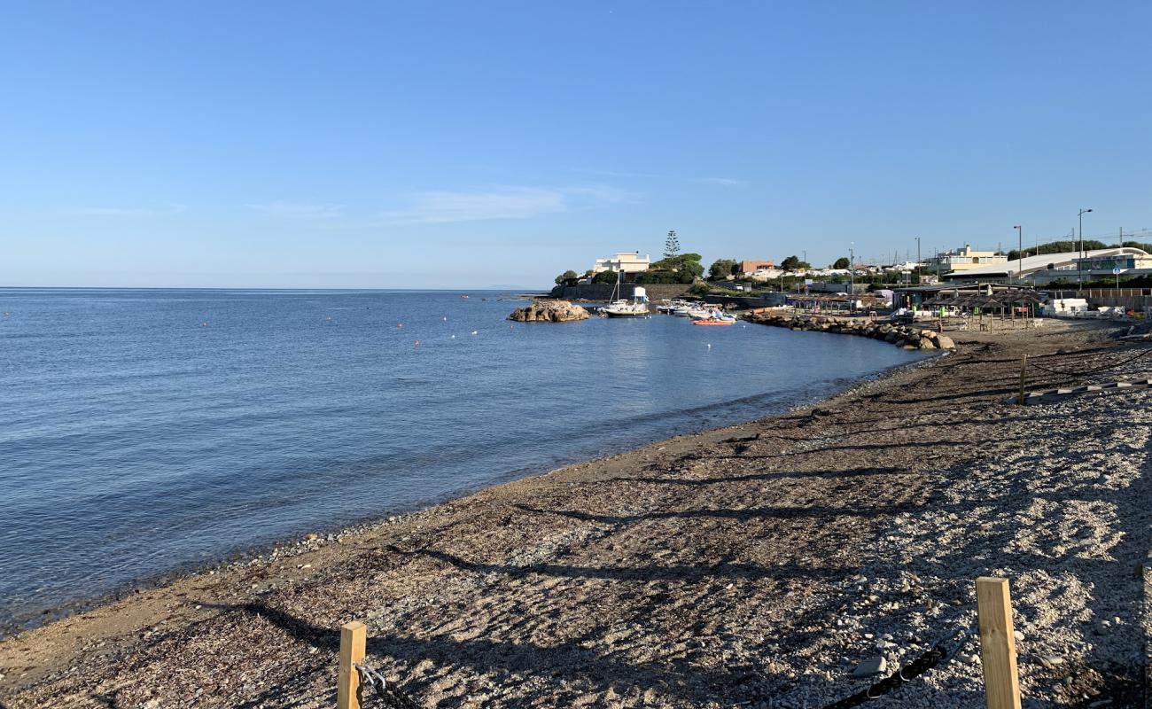 Фото Little paradise beach с серая галька поверхностью